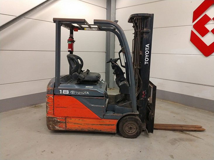 3 Whl Counterbalanced Forklift <10t8FBE18